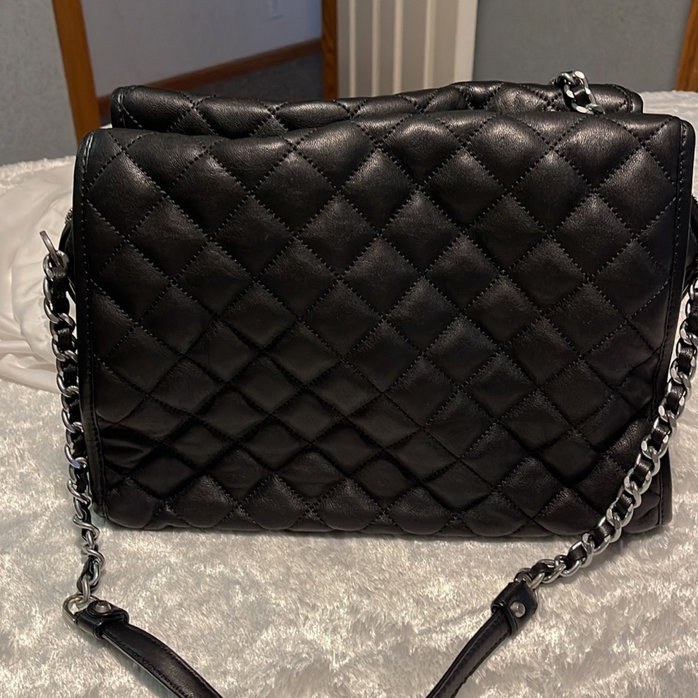 Michael Kors Black lambskin leather shoulder bag with rhodium chrome hardware - Picture 3 of 8